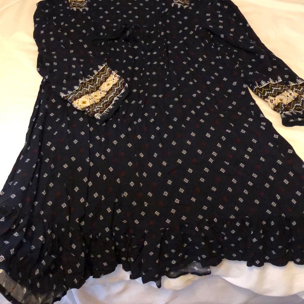 AE Tunic - Picture 3 of 3